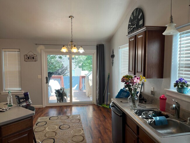 Building Photo - Spacious Heights Home!