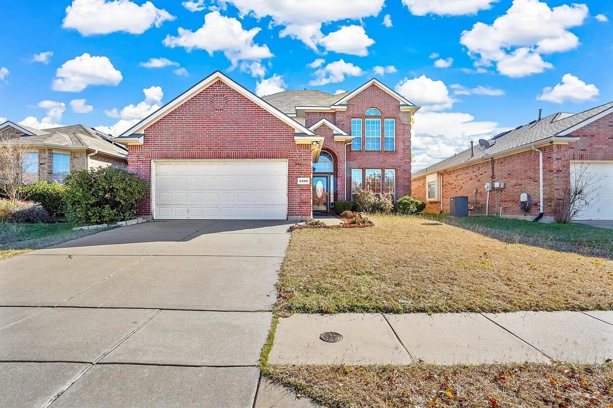 Foto principal - 6200 Melanie Dr