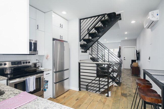 Building Photo - Four Bed Olde Kensington/Fishtown Home
