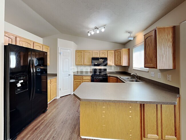 Foto del edificio - 816 Crimson Ln