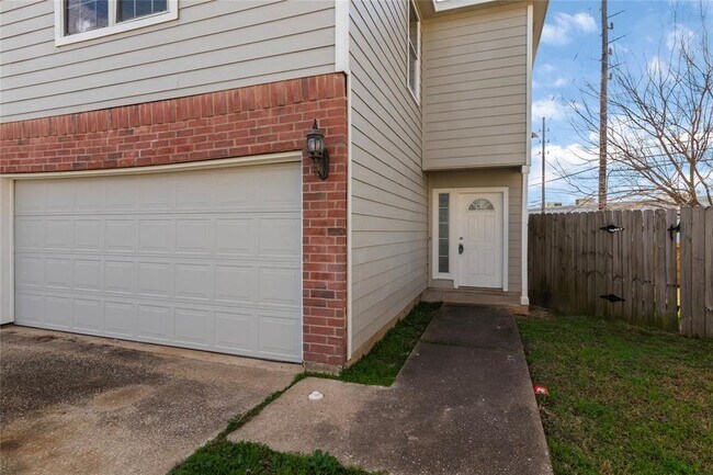 Building Photo - 6427 Waldron Dr