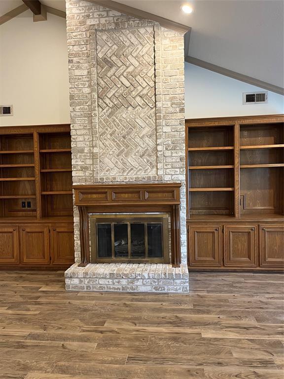 Building Photo - 15706 Heatherdale Dr