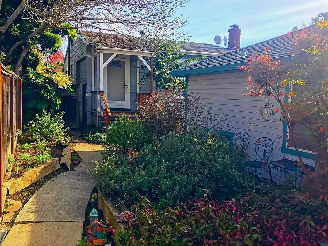 3738-3742 Randolph Ave - 3738-3742 Randolph Ave