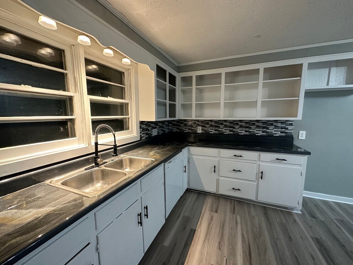 Foto principal - 1420 48th Ave