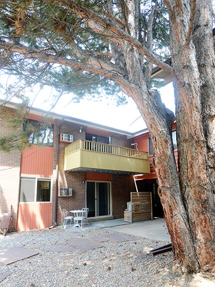 Outside view - 1895 Alpine Ave