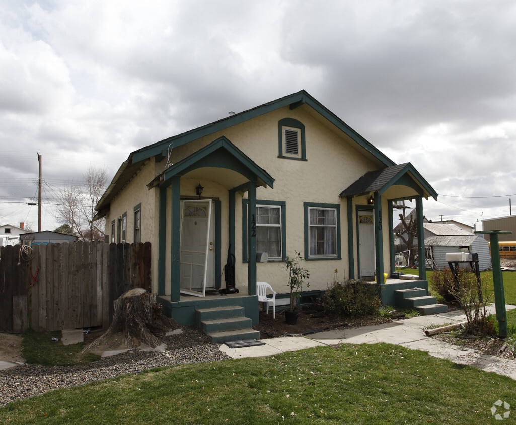 Building Photo - 120 13th Ave N