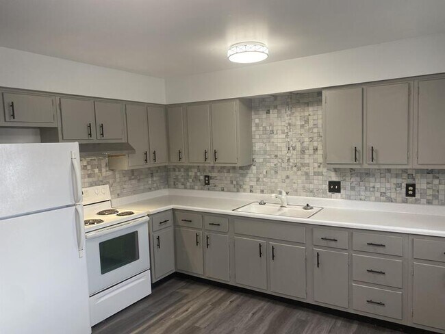Building Photo - 516 Karns Dr