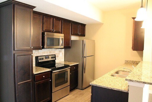 Foto del edificio - 1405 Bass Ave