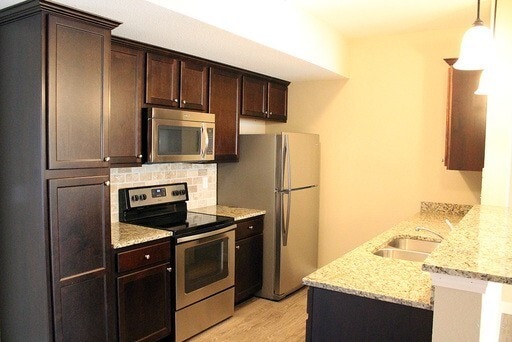 Building Photo - 1405 Bass Ave