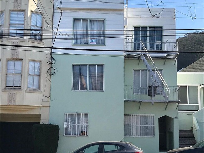 Building Photo - 1450 7th Ave