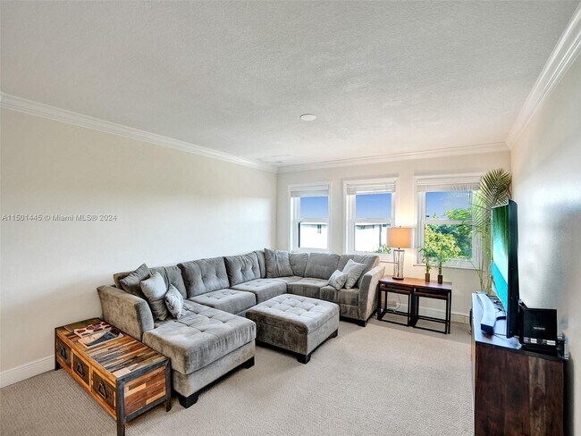 Foto del edificio - 615 NE 12th Ave