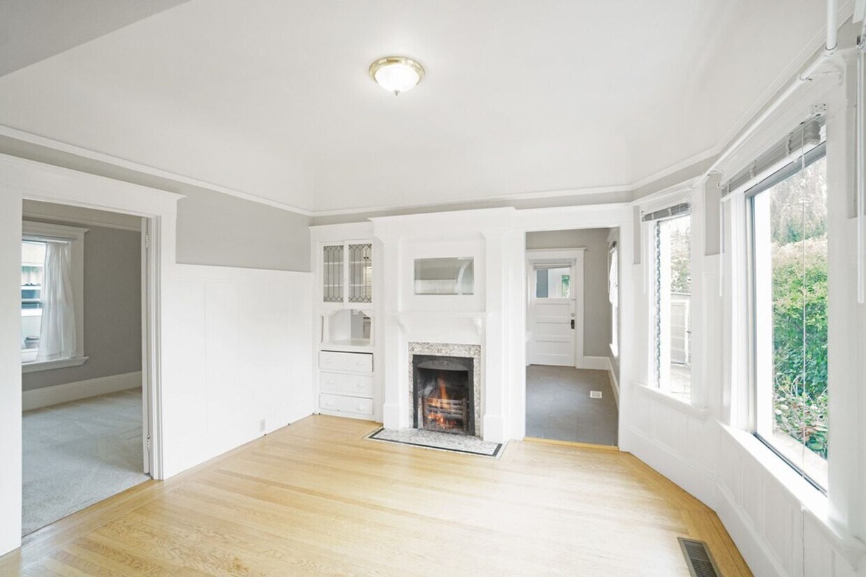 Primary Photo - 2841 Washington Street - 3 bedroom | 1 bat...
