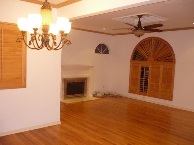 Foto del edificio - 6527 W 81st St
