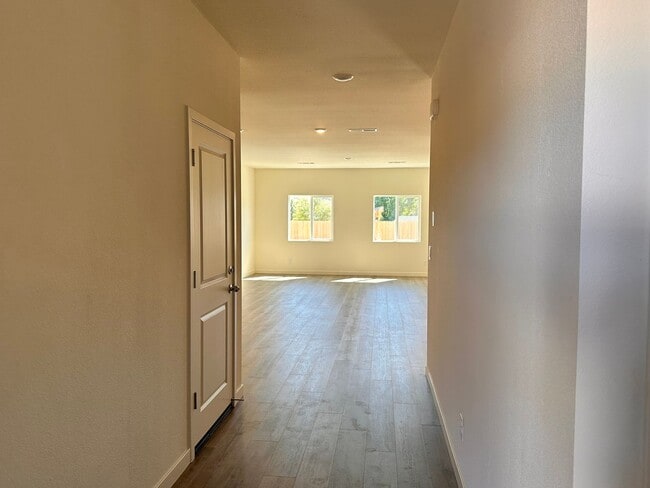 Foto del edificio - Fernley House For Rent 3 Bedrooms and 2 Bathrooms