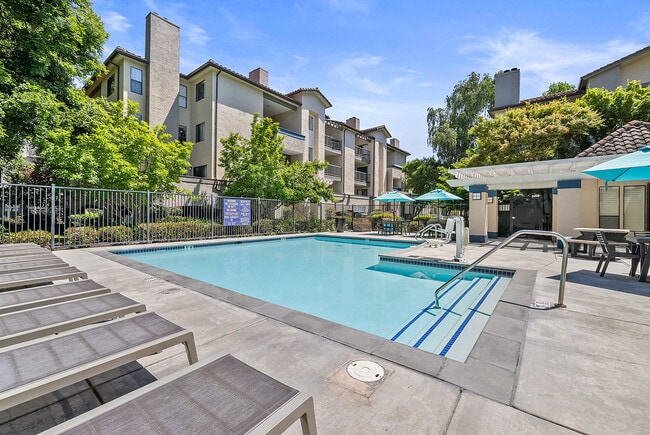 Building Photo - Verandas