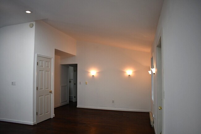 Building Photo - 11601 Heron Dr