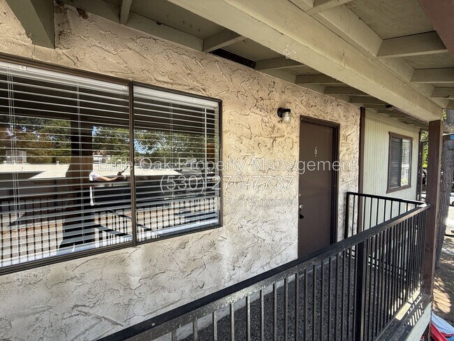 Foto del edificio - 985 Salem St