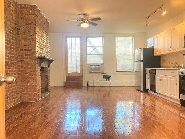 Building Photo - 216 Newark Ave