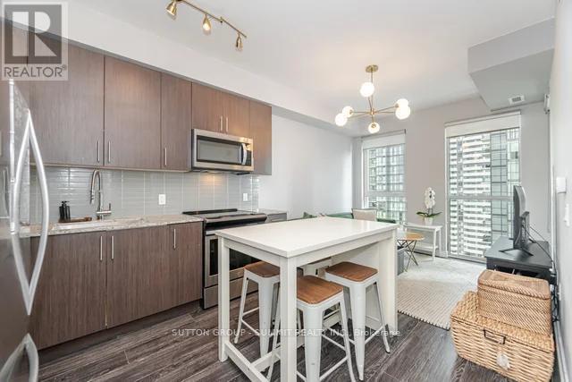 Primary Photo - 4055-4055 Parkside Village Dr