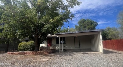 Building Photo - 3922 E Del Rio Dr