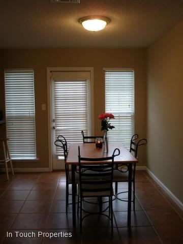 Foto del edificio - 3 br, 2 bath House - 159 Oak Street