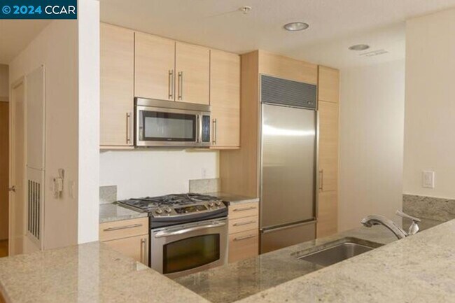 Foto del edificio - 1655 N California Blvd