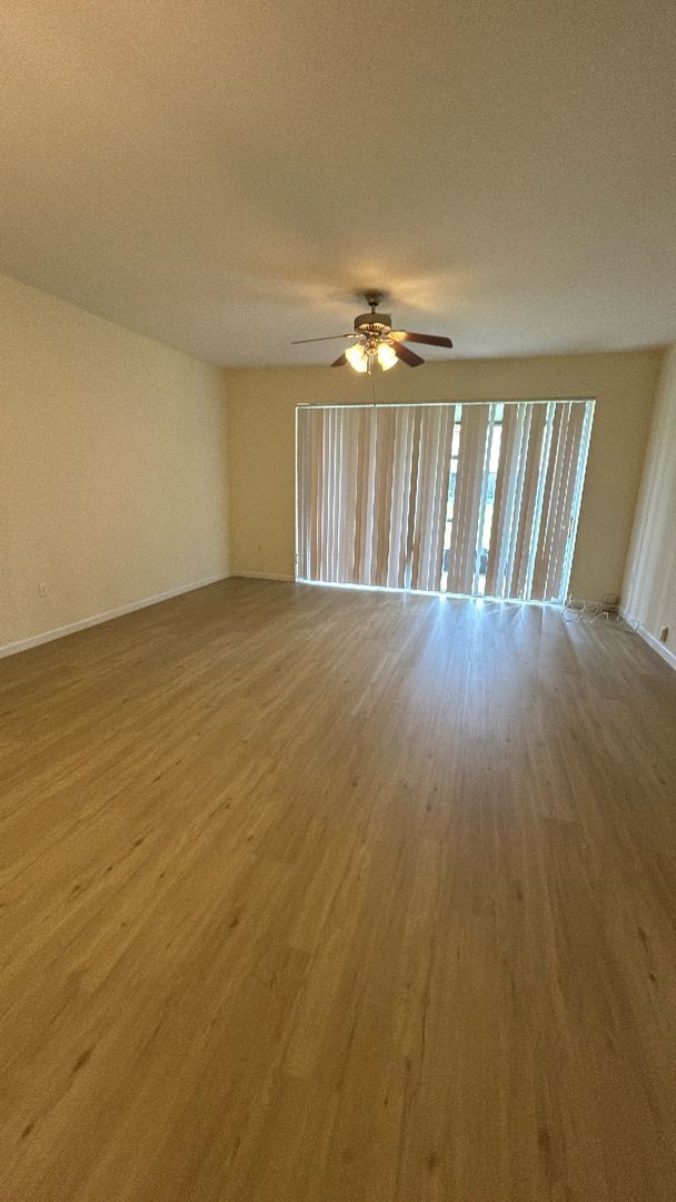 Building Photo - OWNER IS MOTIVATED!!  Area 3 bed 2 1/2 bat...