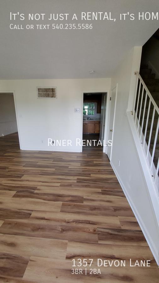 Foto del edificio - 1357 Devon Ln