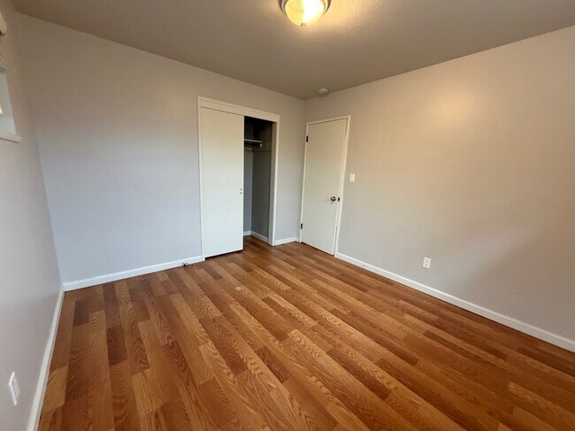 Foto del edificio - 614 Rincon Rd