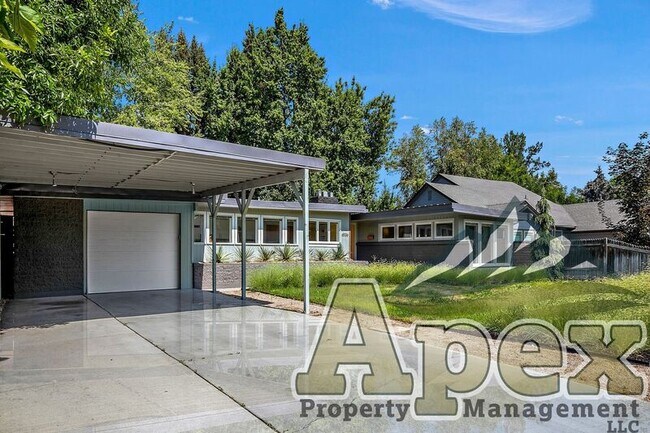 Building Photo - 6536 Robertson Dr