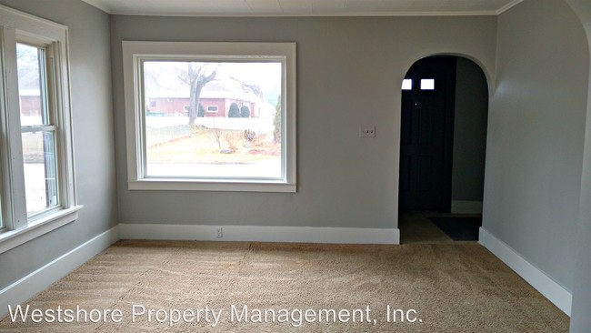 Building Photo - 831 Albert Ave