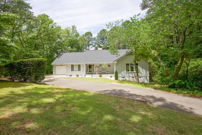 Building Photo - 806 Sumac Ln