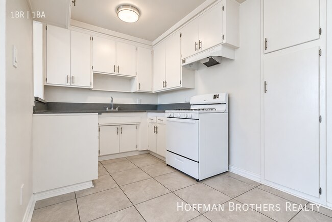 Foto del edificio - 1323 N Harvard Blvd