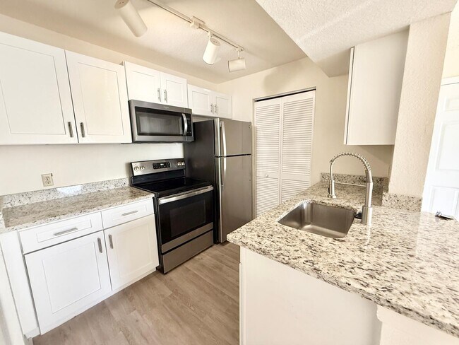 Foto del edificio - 1031 S Hiawassee Rd