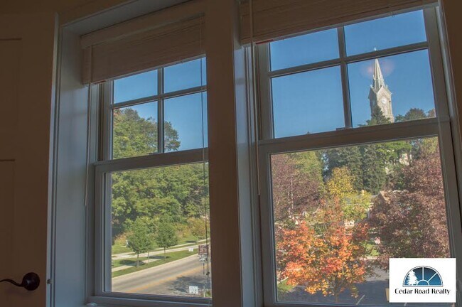 Foto del edificio - 209 E Jackson St