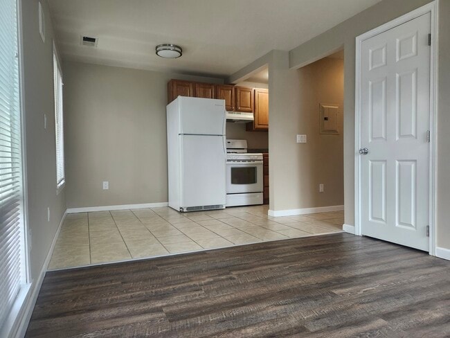 Building Photo - 3001 Preble St