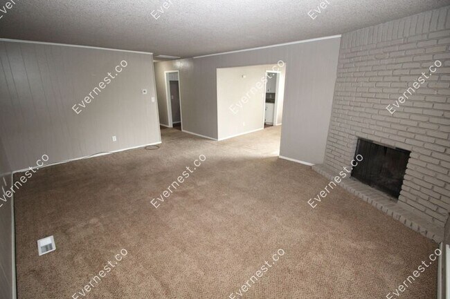 Foto del edificio - 8131 E 65th Pl