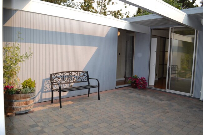 Atrium - 599 W Remington Dr