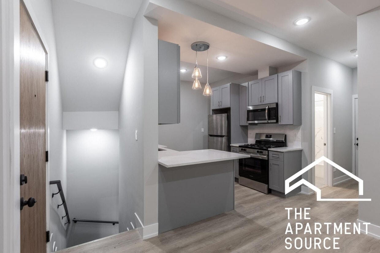 Photo - 438 West Belden Avenue #18