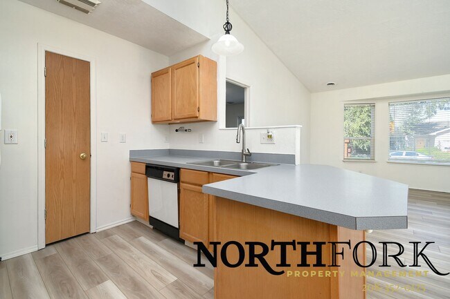Foto del edificio - Southeast Boise Rental with Vaulted Ceilin...