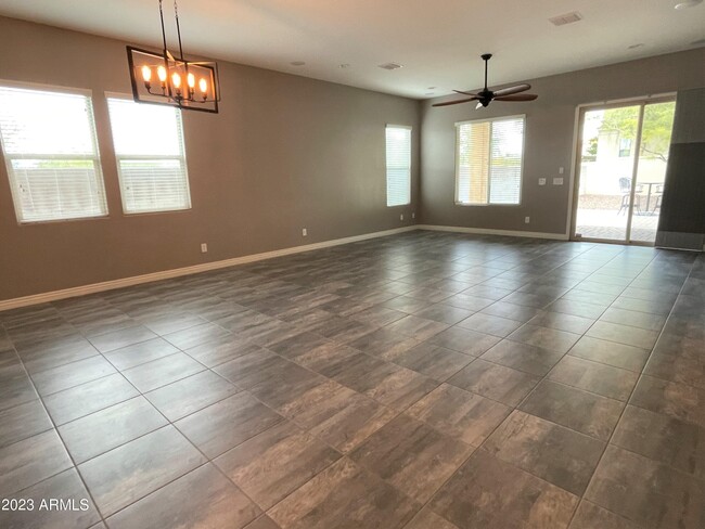 Building Photo - 2146 Red Fox Rd