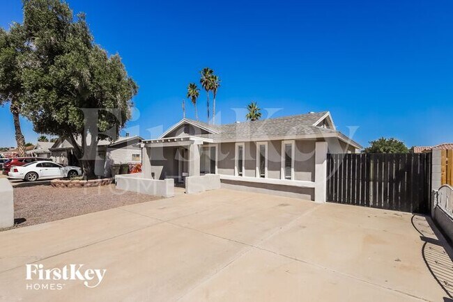 Building Photo - 7208 West Montebello Avenue