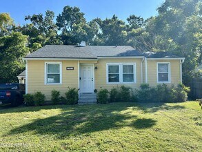 Building Photo - 1321 Pine Grove Ct