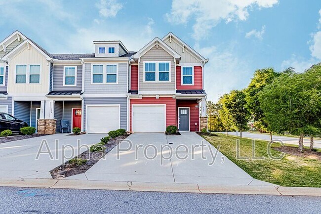 Building Photo - 400 Pangel Ln