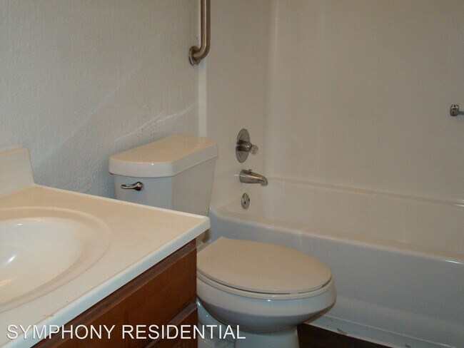 Building Photo - 10000-10163 S Nob Hill Cir