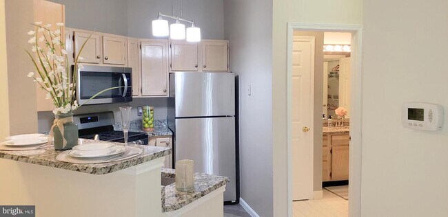 Building Photo - 4408 Helmsford Ln