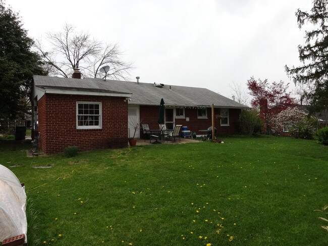 Building Photo - 6207 Yosemite Dr