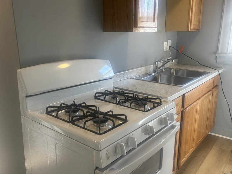 Foto del edificio - 1534 3rd Ave SE