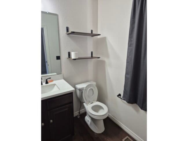 Building Photo - Single Family Home