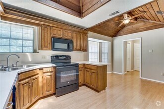 Building Photo - 1001 Jorgenson Rd